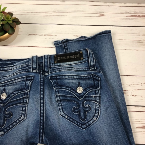 SOLD •| ⚜️Rock Revival ⚜️Jeans - Picture 5 of 6